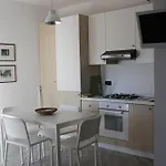 Pioppihouse מלון דירות פוליקה